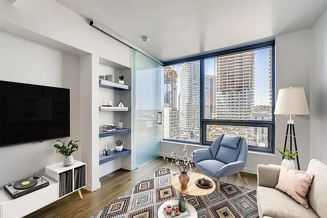 1 bed, 623 sqft, $2,900 — Photo 2