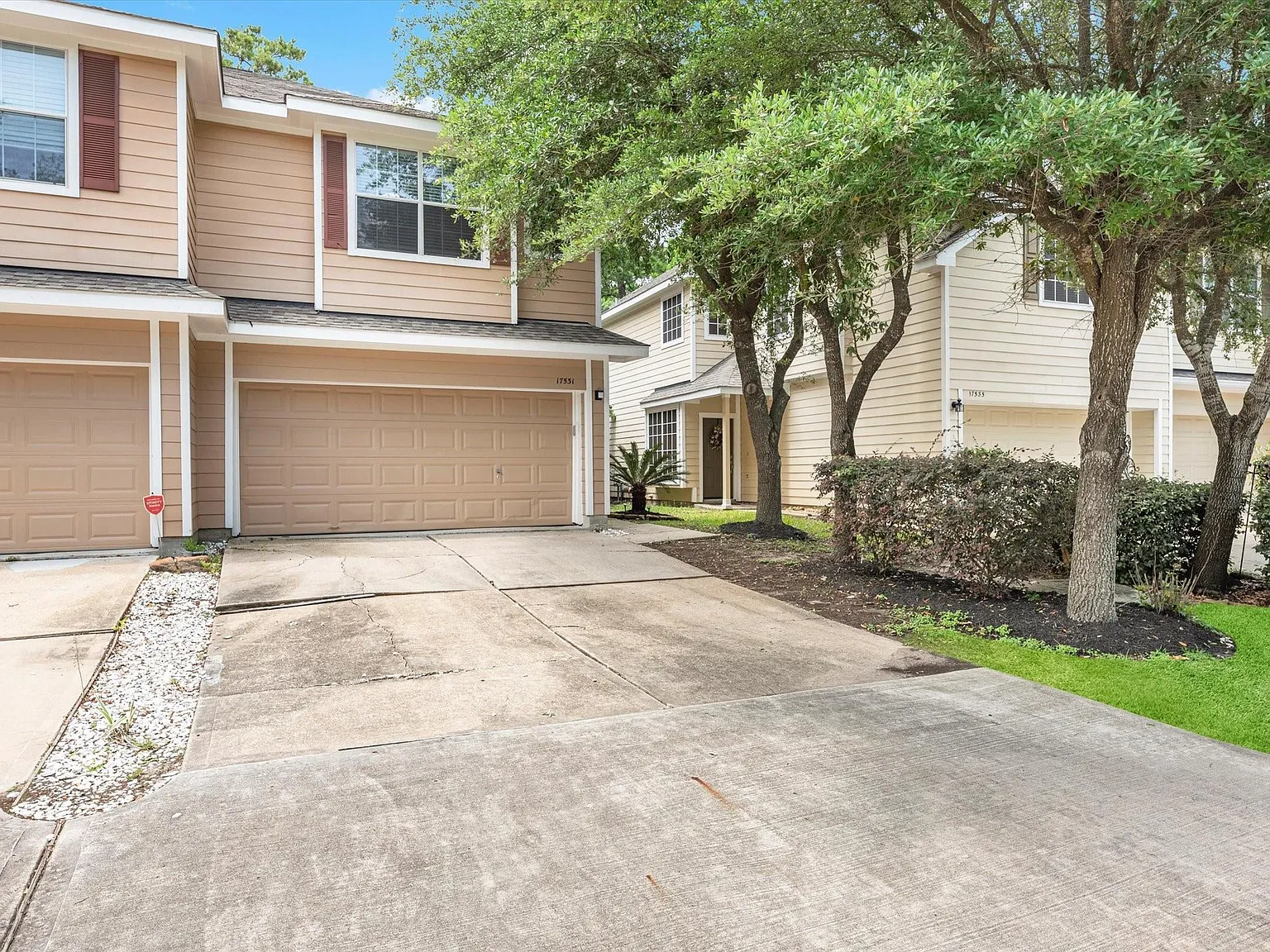 3 bed, 2.5 bath, 1459 sqft, $1,900 — Photo 1