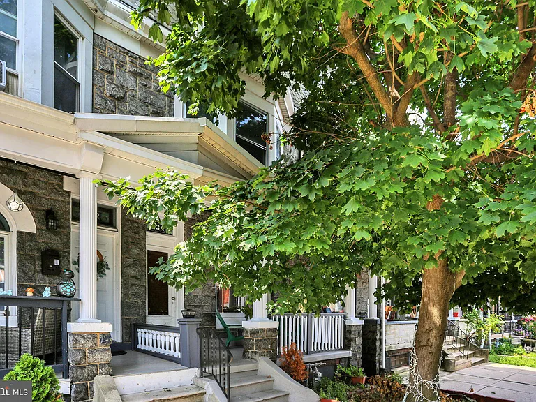 234 W Douglass St — Photo 3