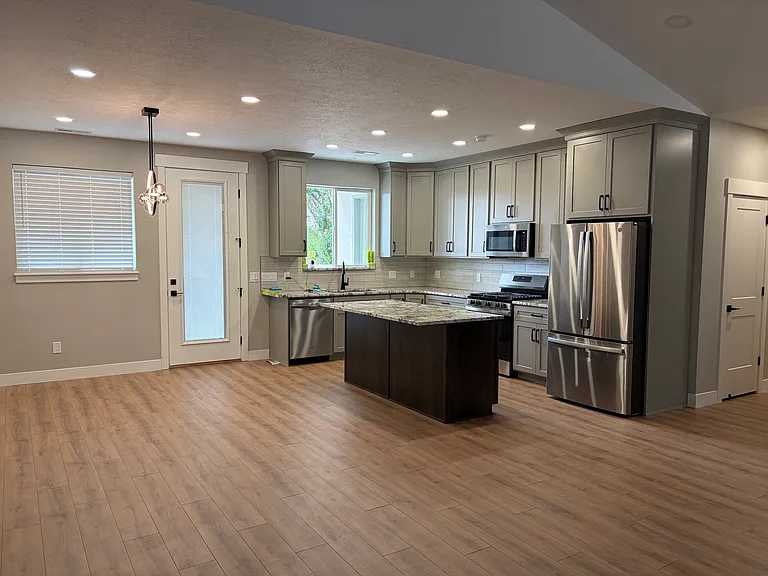 New Stainless-Steel appliances. Beautiful cabinetry throughout.