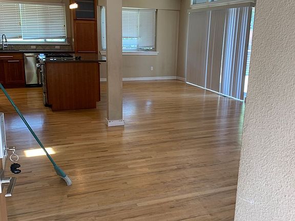 4th image of 2575 Juniper Ave