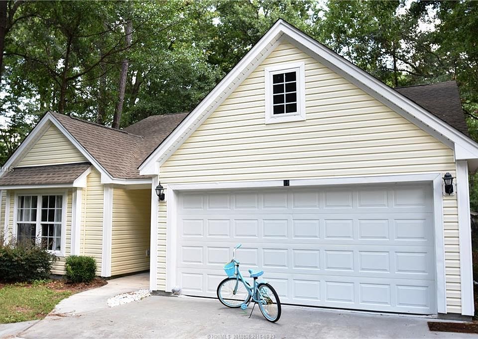 1st image of 19 Cranberry Ln