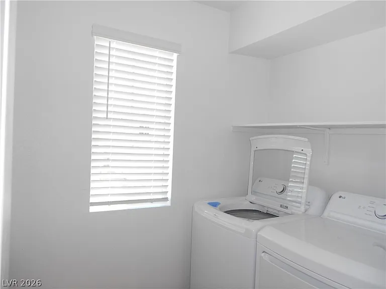 324 Lupton Ave — Photo 14