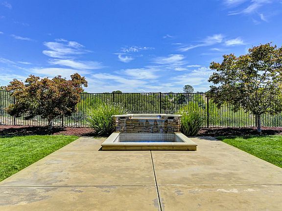 3rd image of 7043 Hearst Dr