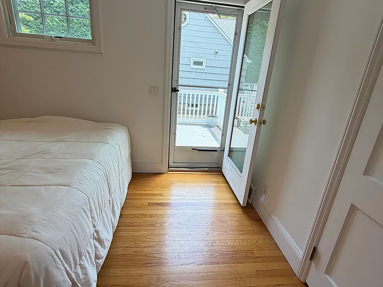 344 Cedar Ave — Photo 10