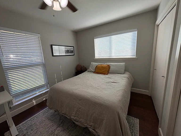 Primary suite (queen size bed shown)