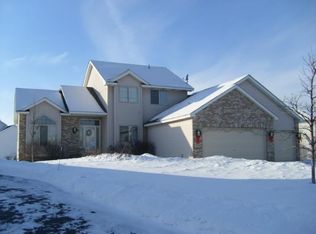 10013 Oakwood Ct N, Brooklyn Park, MN 55443