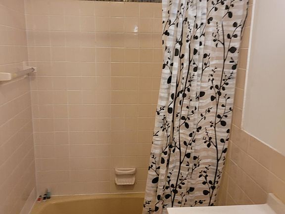 2nd image of 11237 15th Ave Floor 2
