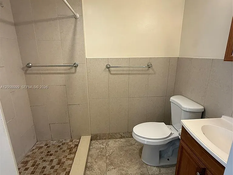 1211 NE 23rd Ave #2 — Photo 9