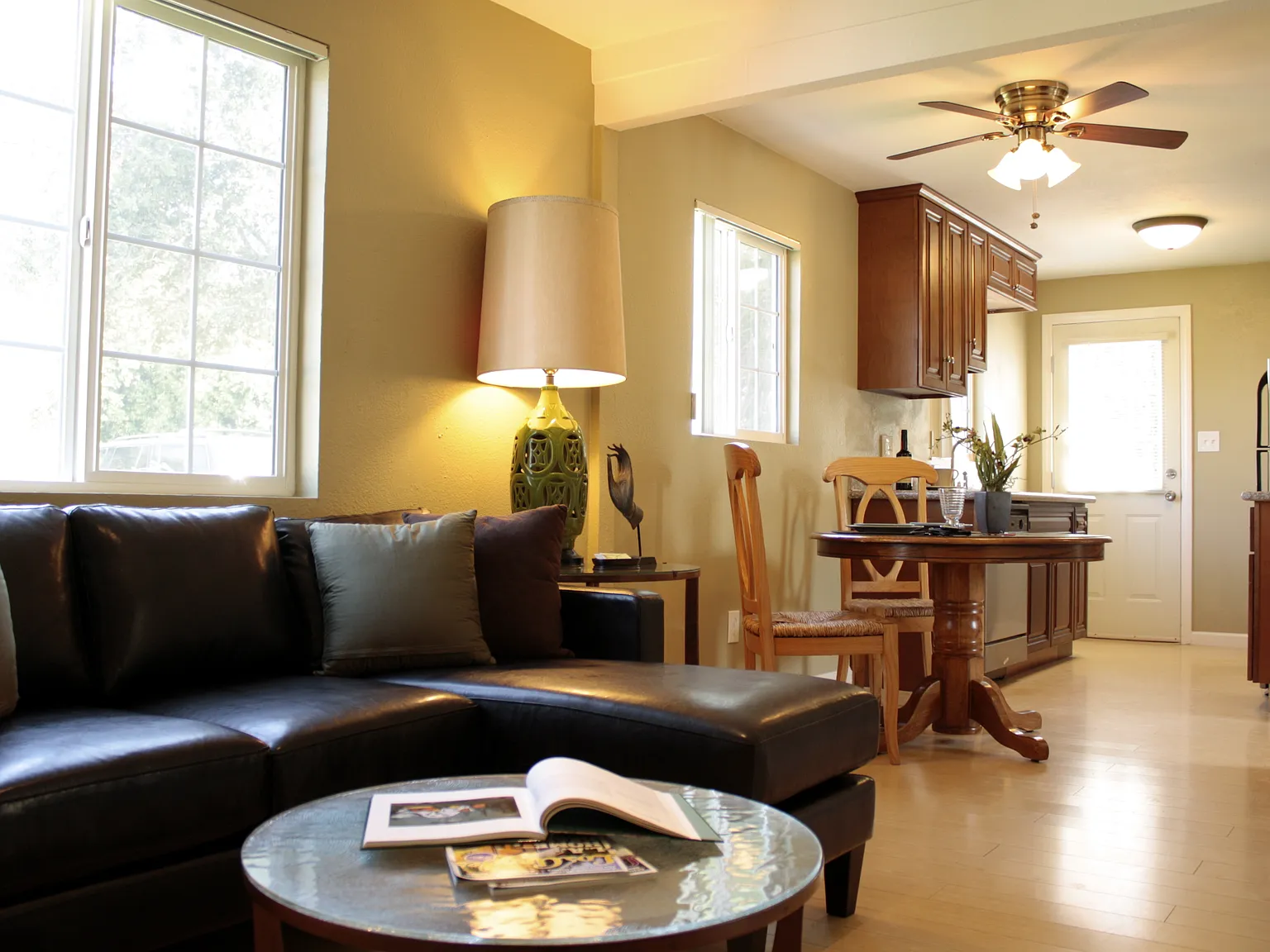 1 bed, 400 sqft, $2,200 — Photo 2