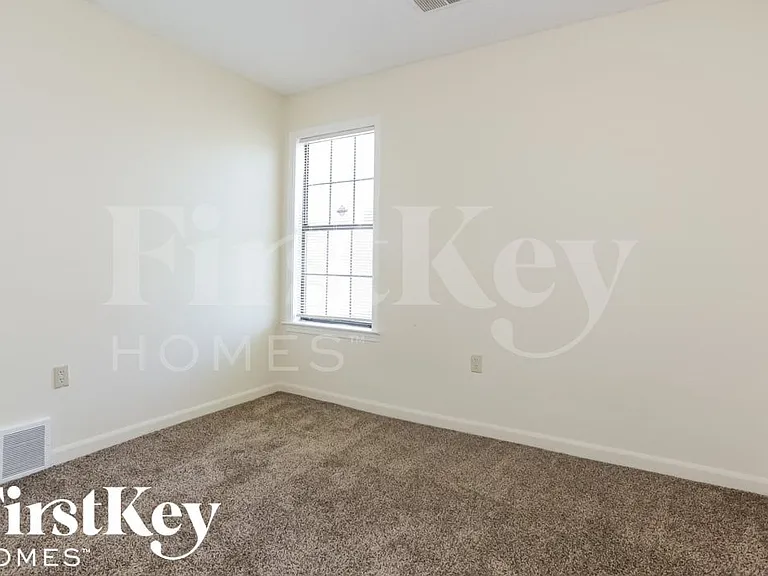 4877 Summitridge Dr — Photo 12