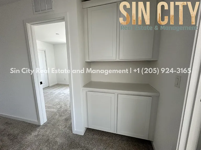 878 Benning St — Photo 1