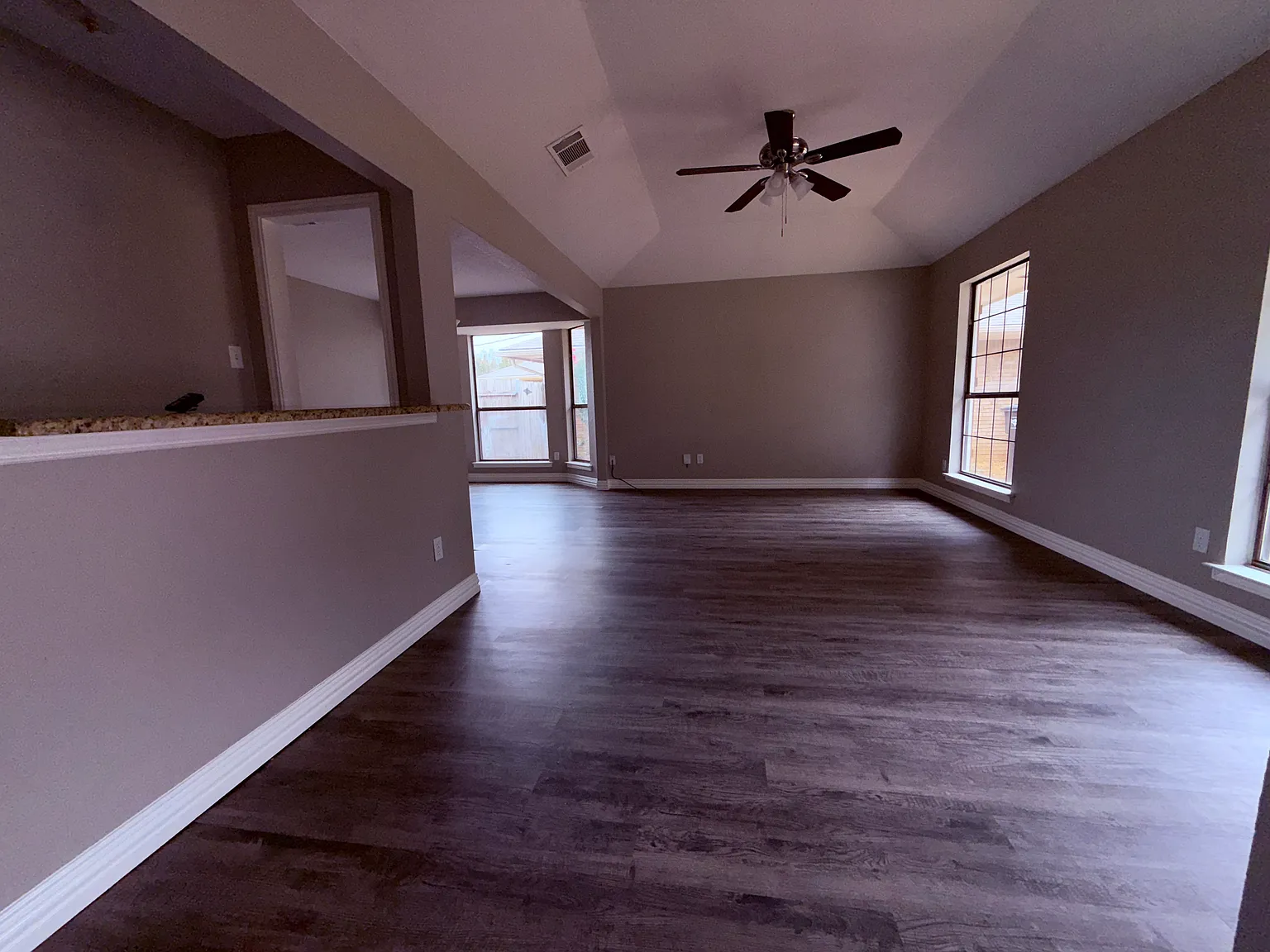 3 bed, 1704 sqft, $2,000 — Photo 4