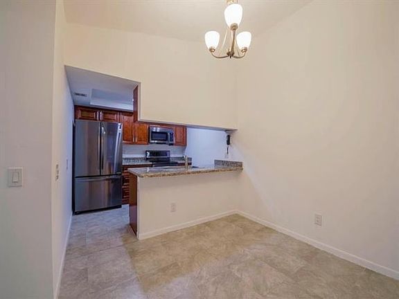 3rd image of 661 Waterside Dr