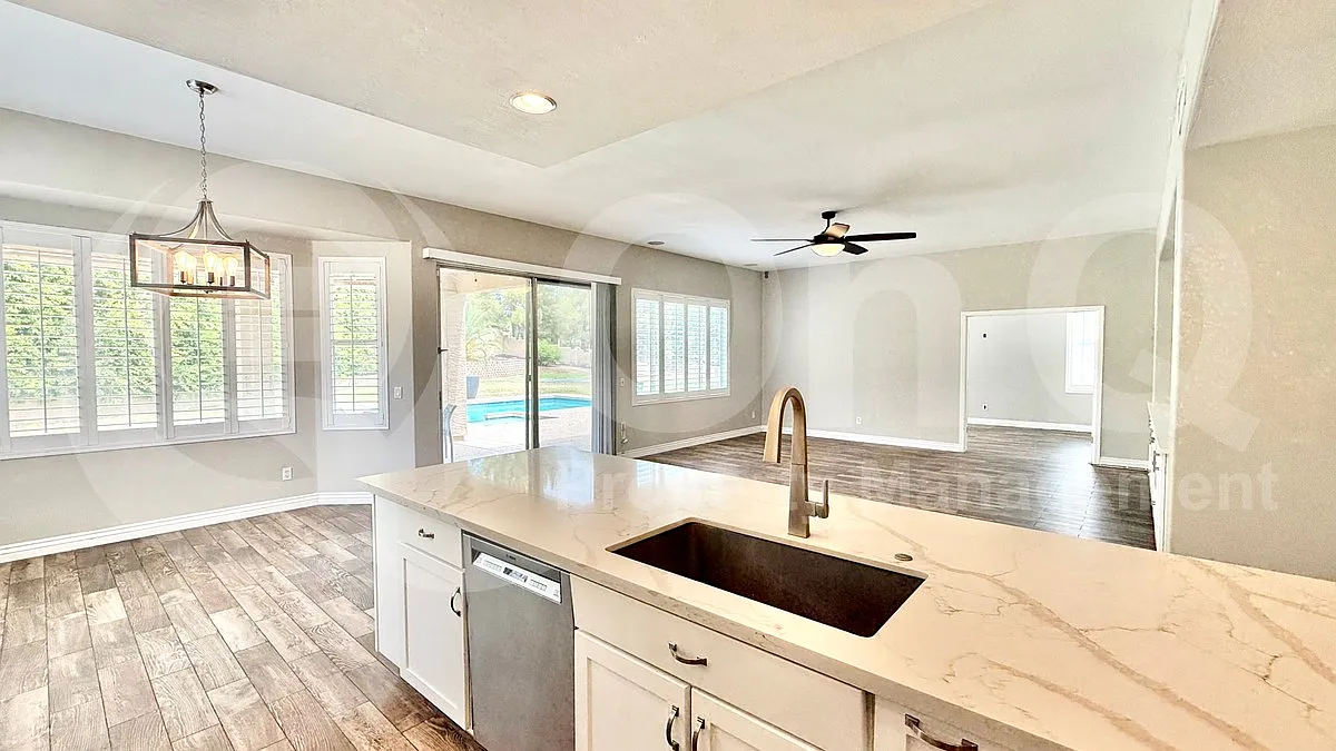 5 bed, 3.5 bath, 3450 sqft, $4,900 — Photo 4