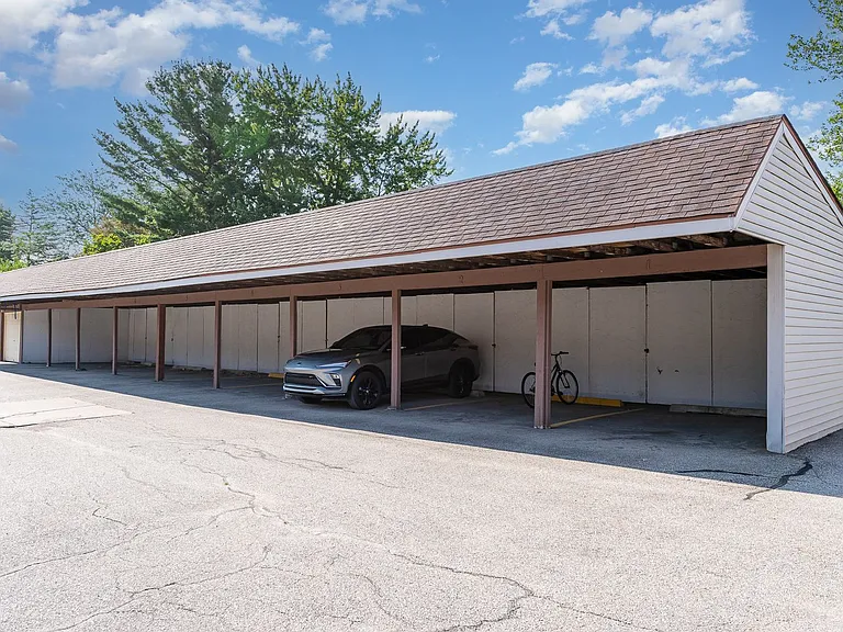 6245 Normandy Dr #10 — Photo 4