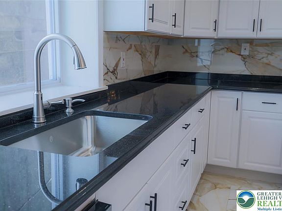 4th image of 2270 Easton Rd