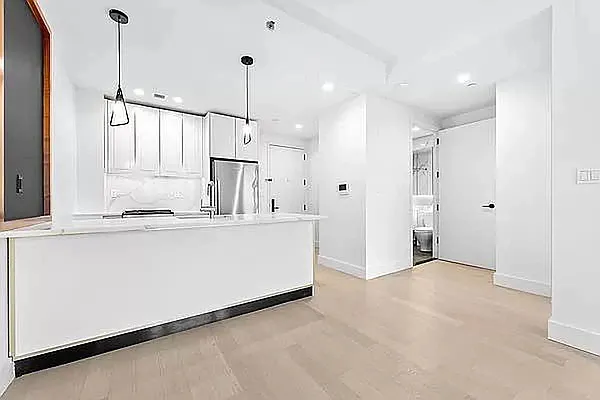 Rented by Tapiro Realty | media 22