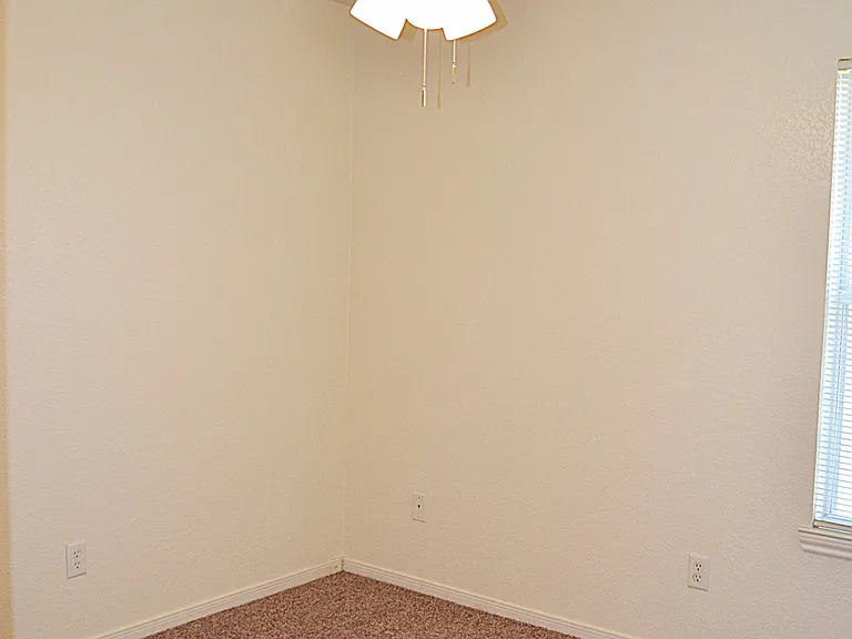 5802 Venetian Ct — Photo 31