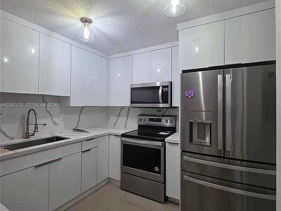4th image of 6201 SW 116th Pl APT D