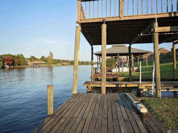 11408 River Highlands Dr, Saint Amant, LA 70774