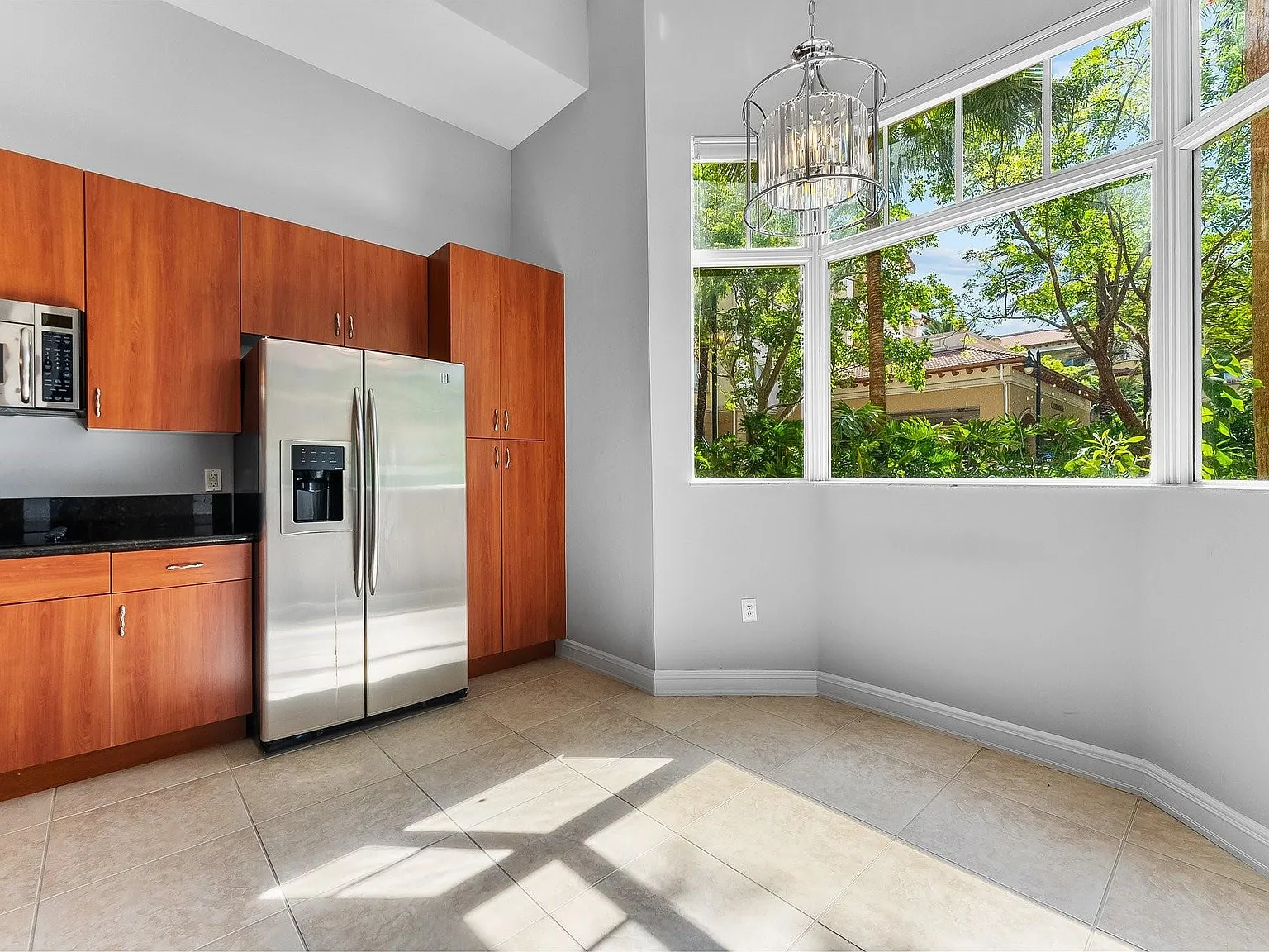 2 bed, 2.5 bath, 1742 sqft, $3,900 — Photo 4