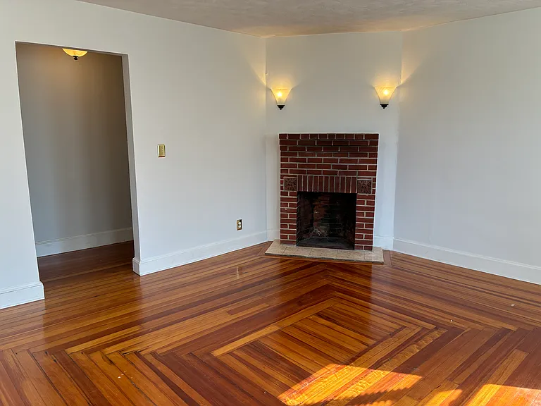 77 King St #1 — Photo 7
