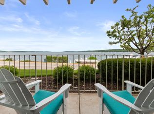 150 Lake St UNIT 1A, Fontana, WI 53125