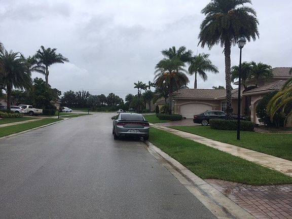 Exterior Neighborhood (street photo)