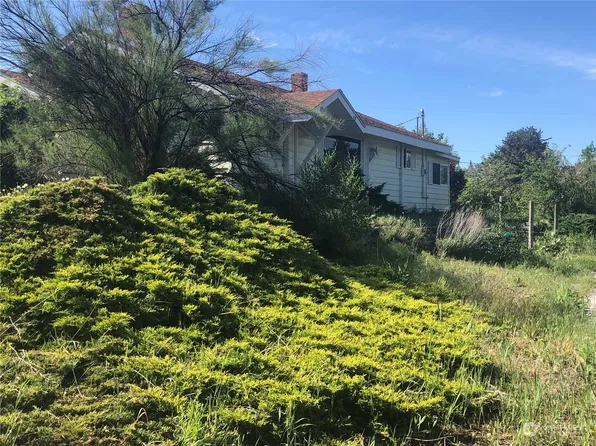 208 Division Street, Tonasket, WA 98855