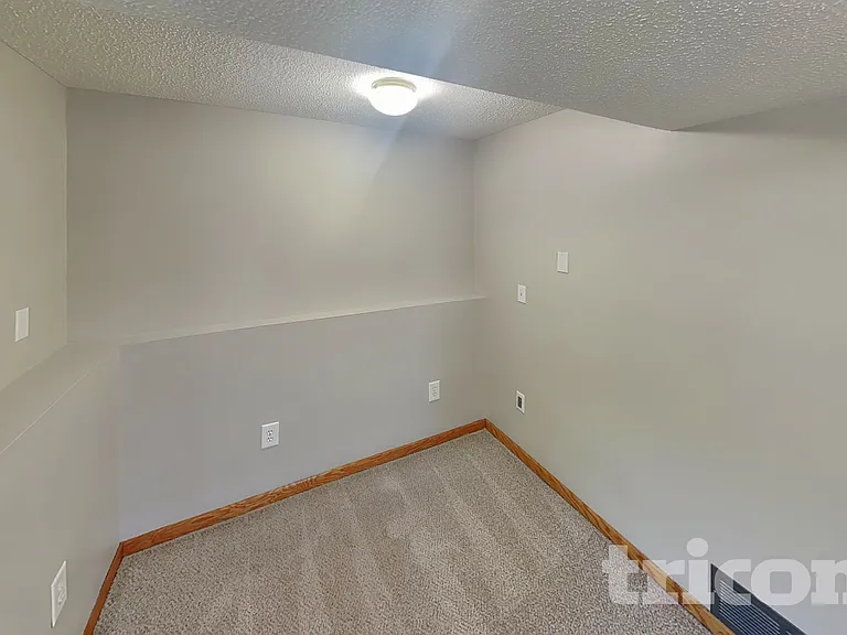 13784 Yosemite Ave S — Photo 12