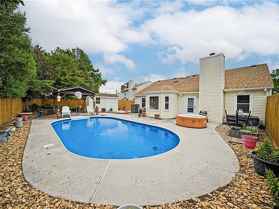 2nd image of 1925 Stillwood Ln