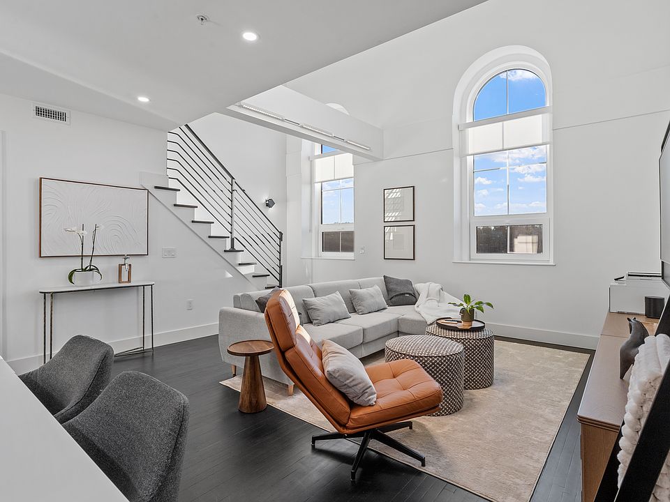1st image of 172 Conarroe St #1B-1Ba-935Sqft
