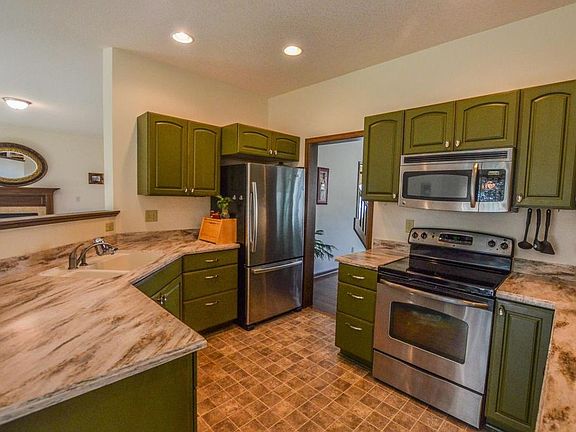 5th image of 256 River Bend Ct
