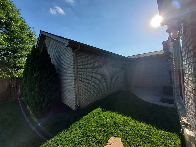 3260 Beacon St — Photo 32