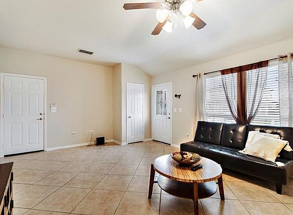 2nd image of 5024 Irvine Ln