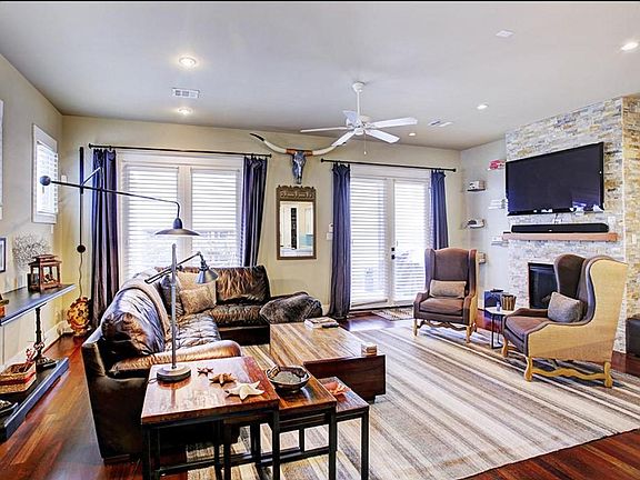Living Room towards back patio