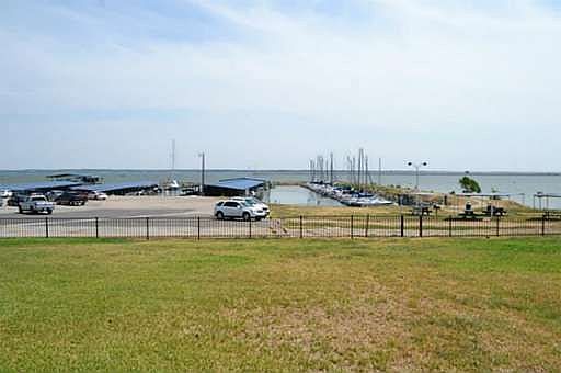 2nd image of 5922 Marina Dr #33