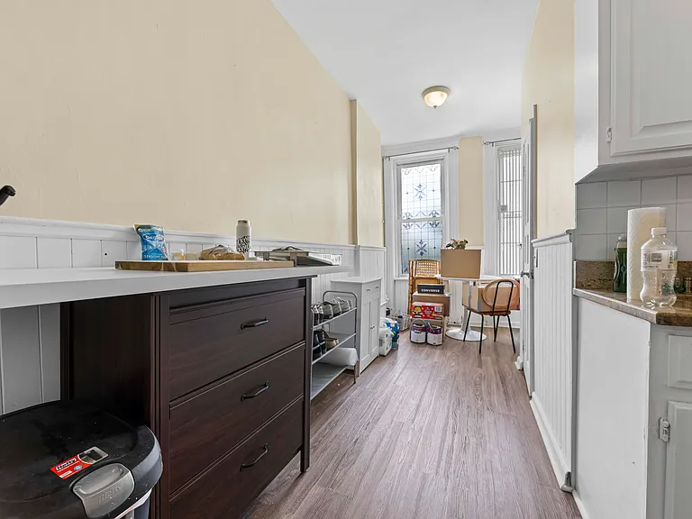 682 Seneca Ave #3L — Photo 2