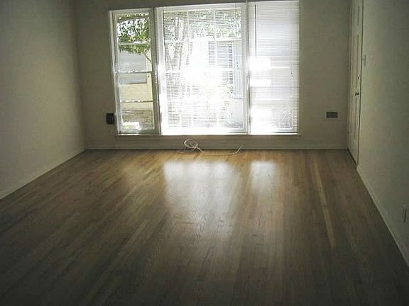 Living room/dining room