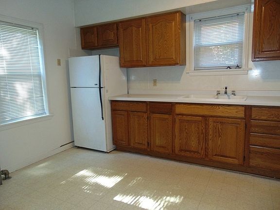 4th image of 505 Park Ave