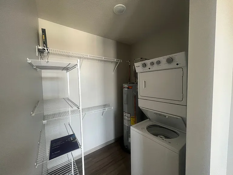 507 N Riverfront Dr — Photo 6