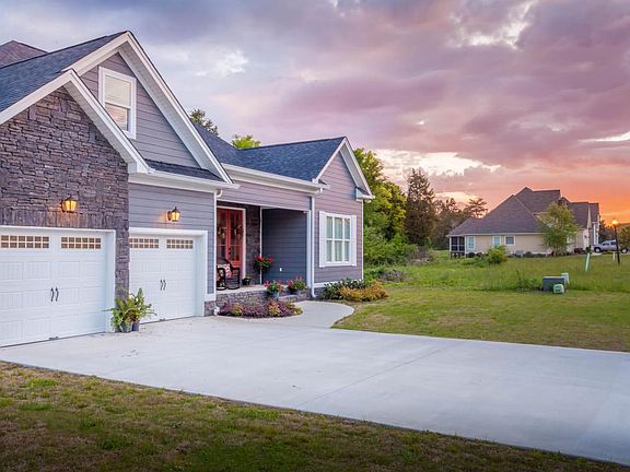 Exterior_Front 3_Twilight