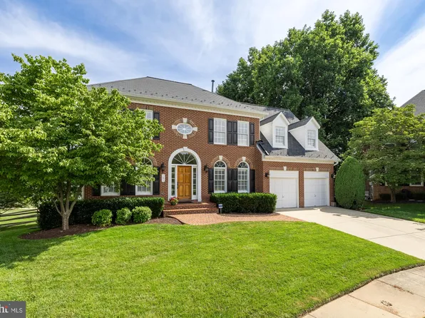 1 Littlebrooke Ct, Olney, MD 20832