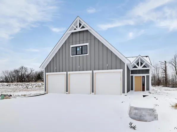 31710 Madison Rd, Lindstrom, MN 55045
