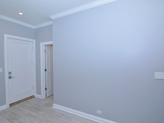 5th image of 2623 W Crystal St Unit 2