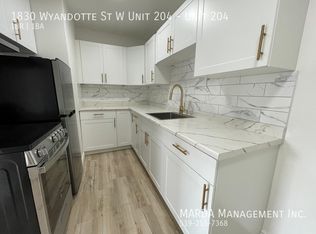 1830 Wyandotte St W #204, Windsor, ON N9B 1J3