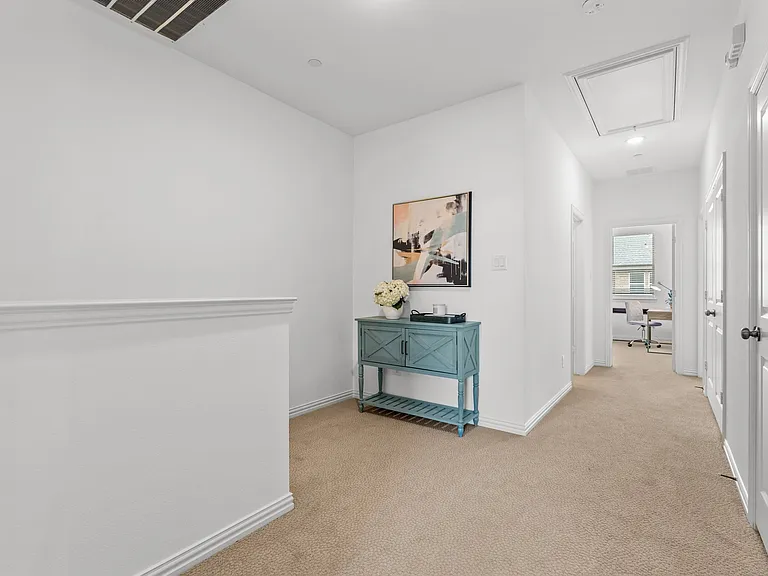 2529 Barnwood Ln — Photo 3
