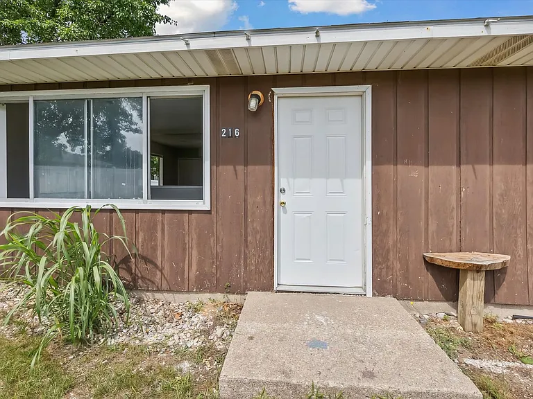 210 Morrill St — Photo 27