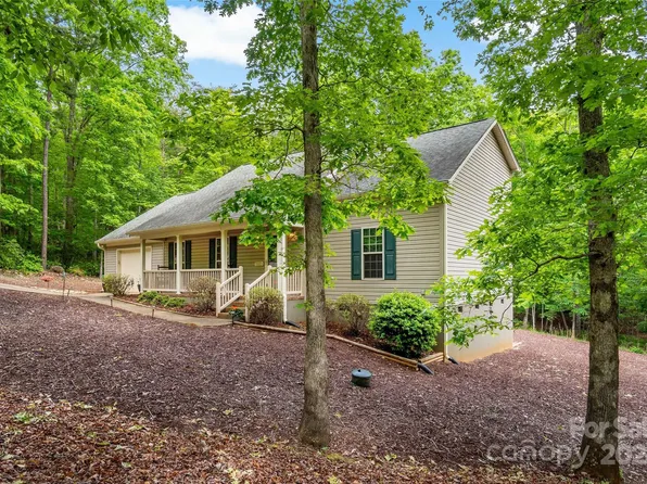 141 Yates Ln, Lake Lure, NC 28746